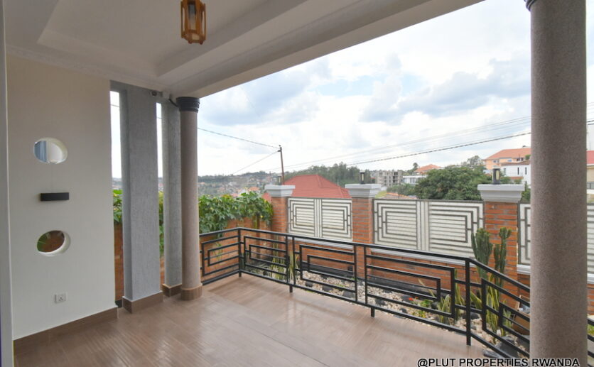 Beautiful house in Kibagabaga plut properties (1)