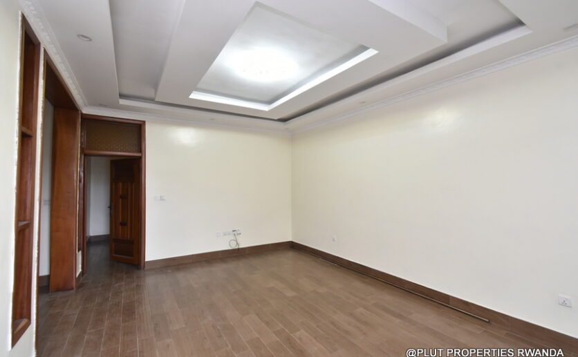 Beautiful house in Kibagabaga plut properties (2)