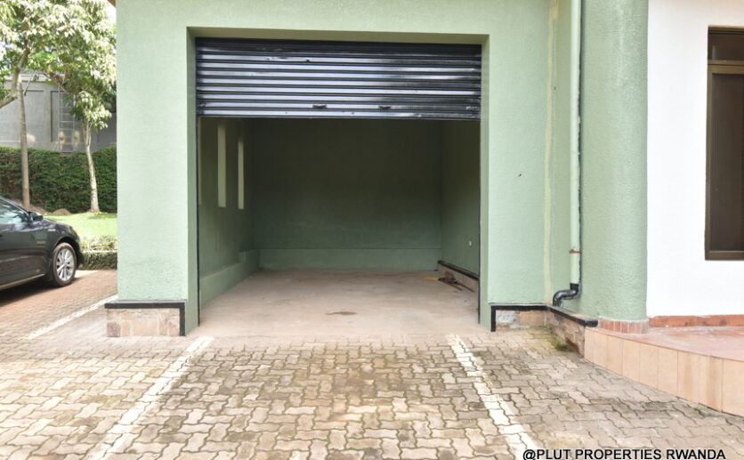 Big house for rent in Nyarutarama Kigali plut properties (12)