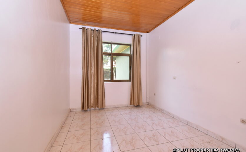 Big house for rent in Nyarutarama Kigali plut properties (18)