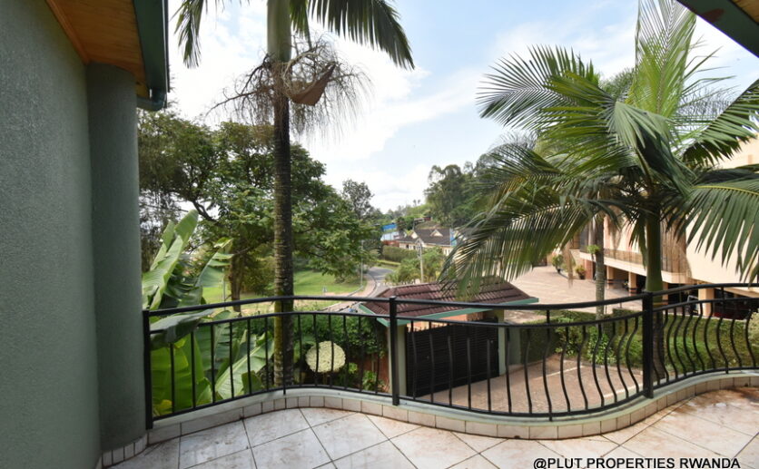 Big house for rent in Nyarutarama Kigali plut properties (2)