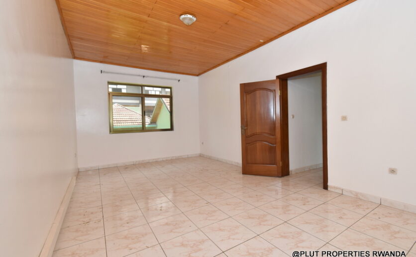 Big house for rent in Nyarutarama Kigali plut properties (21)