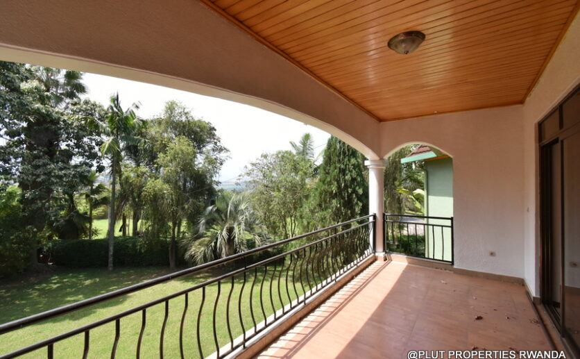 Big house for rent in Nyarutarama Kigali plut properties (4)