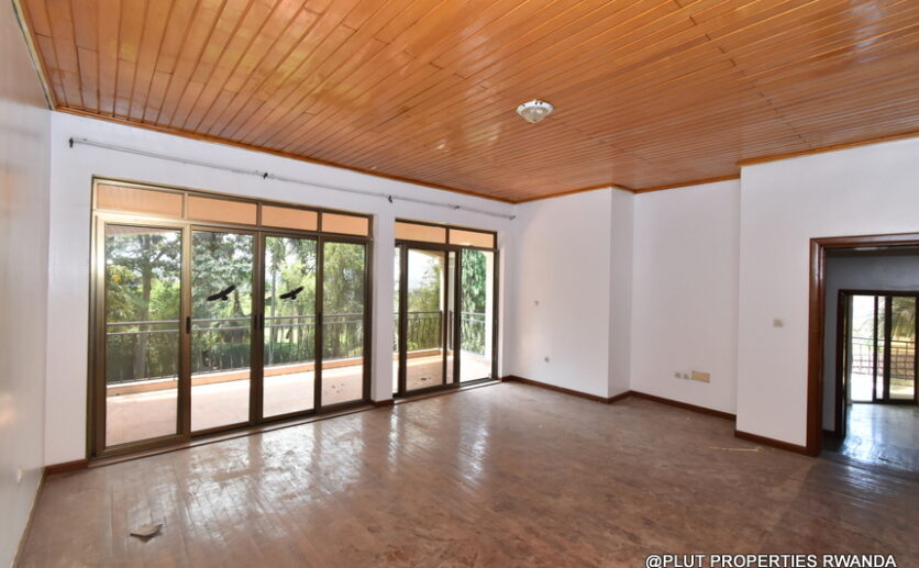 Big house for rent in Nyarutarama Kigali plut properties (5)