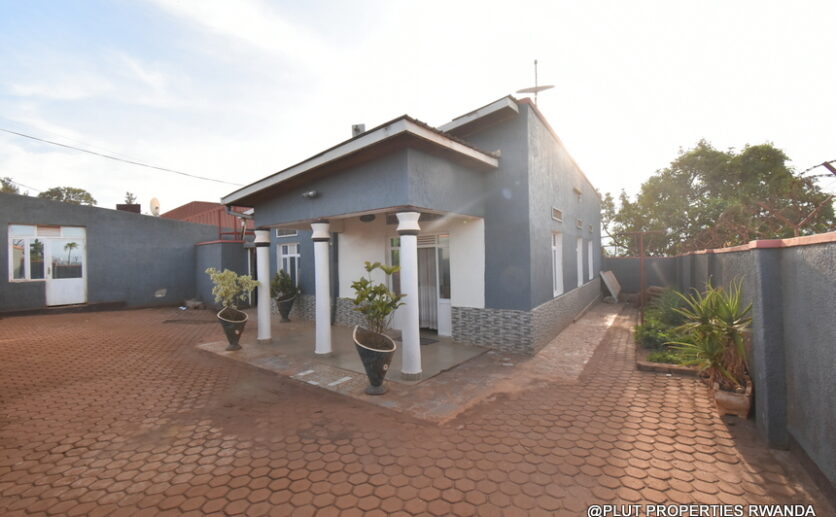 House for rent in Rebero plut properties (11)