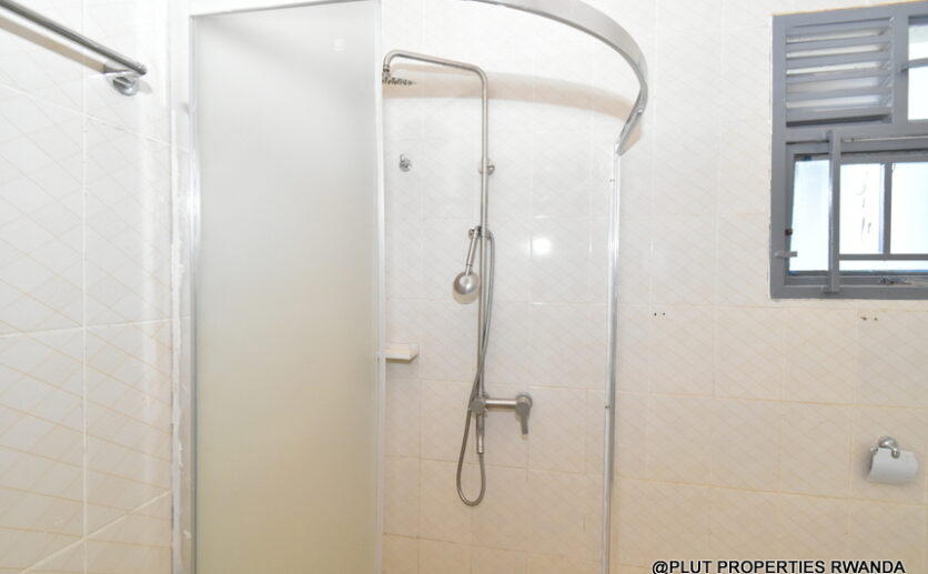 unfurnished house for rent in Kibagabaga plut properties (4)