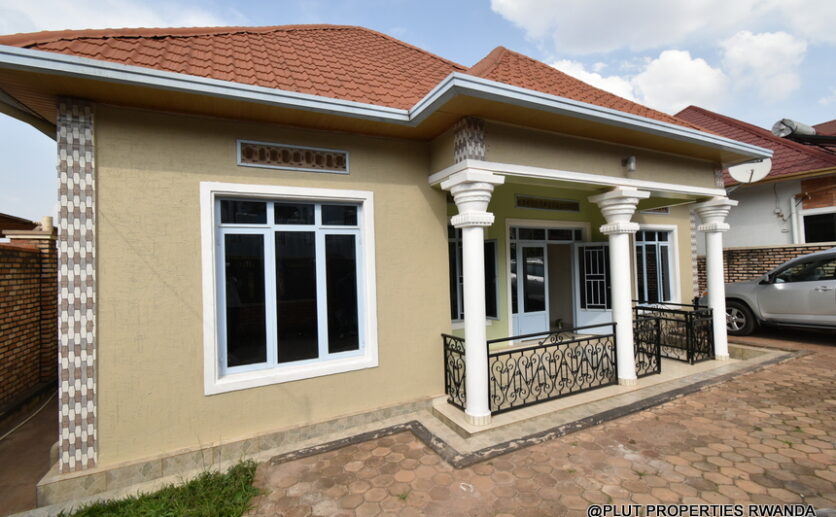 4 bedrooms house for rent in Kicukiro plut properties (10)