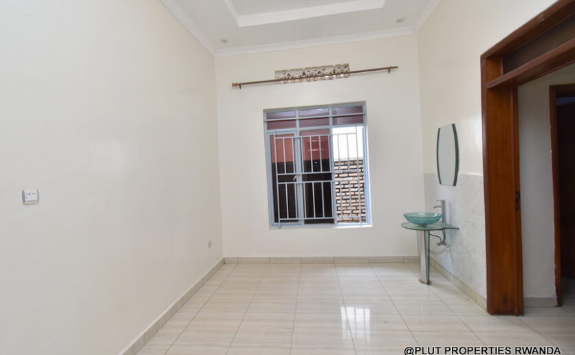 4 bedrooms house for rent in Kicukiro plut properties (3)