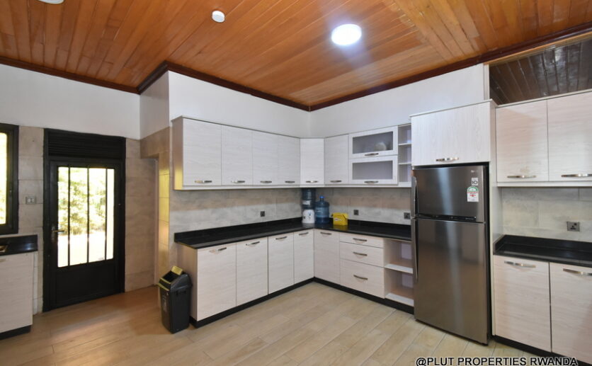 Beautiful furnished house for rent in Rebero plut properties (10)