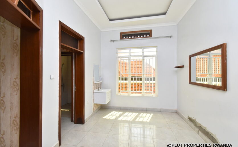 House for rent in Kicukiro plut properties (1)
