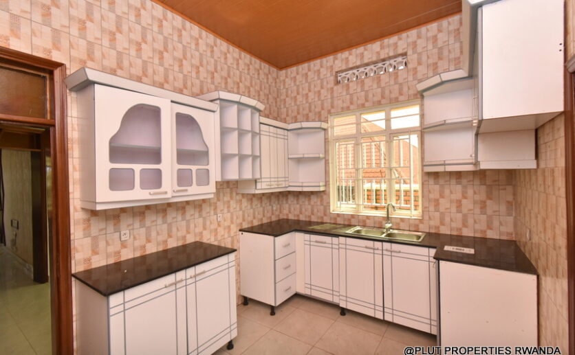 House for rent in Kicukiro plut properties (2)