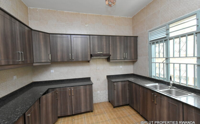 House in Kicukiro plut properties (6)