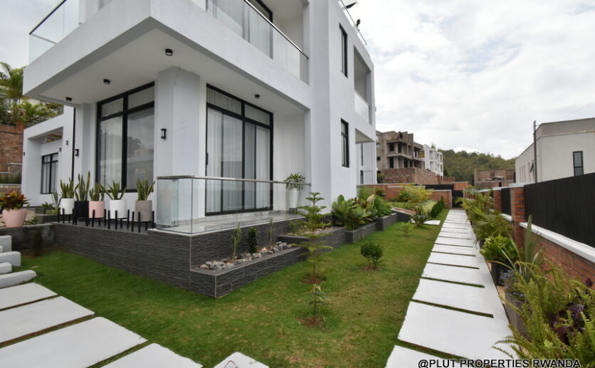 Villa house for rent in Rebero plut properties (12)