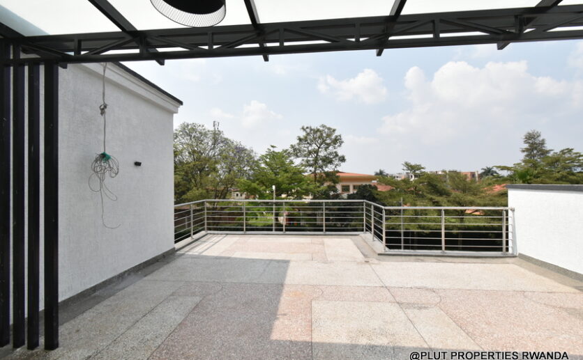 4 big bedroom house for sale in Kibagabaga plut properties (10)