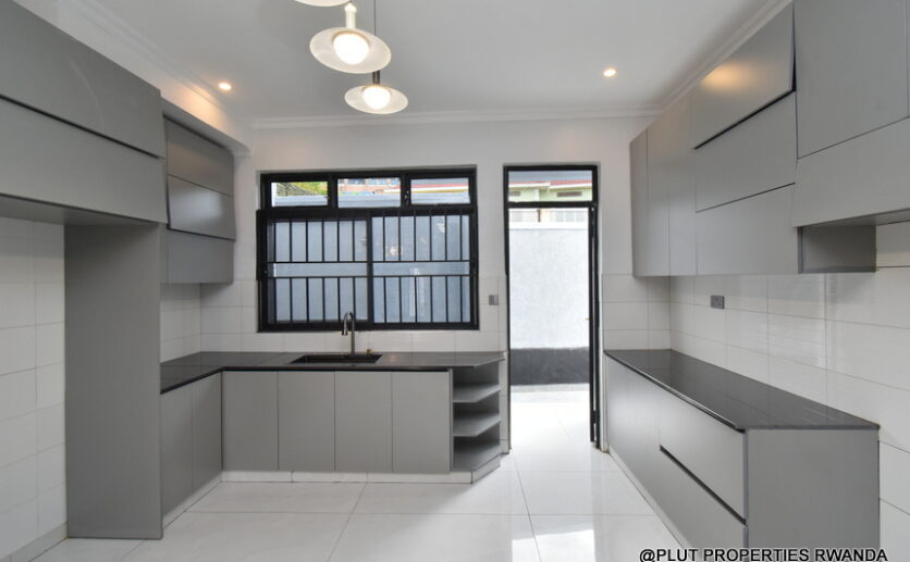 6 bedrooms house for sale in Kibagabaga plut properties (11)