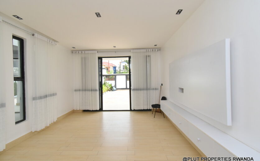 Beautiful house in Kibagabaga plut properties (1)