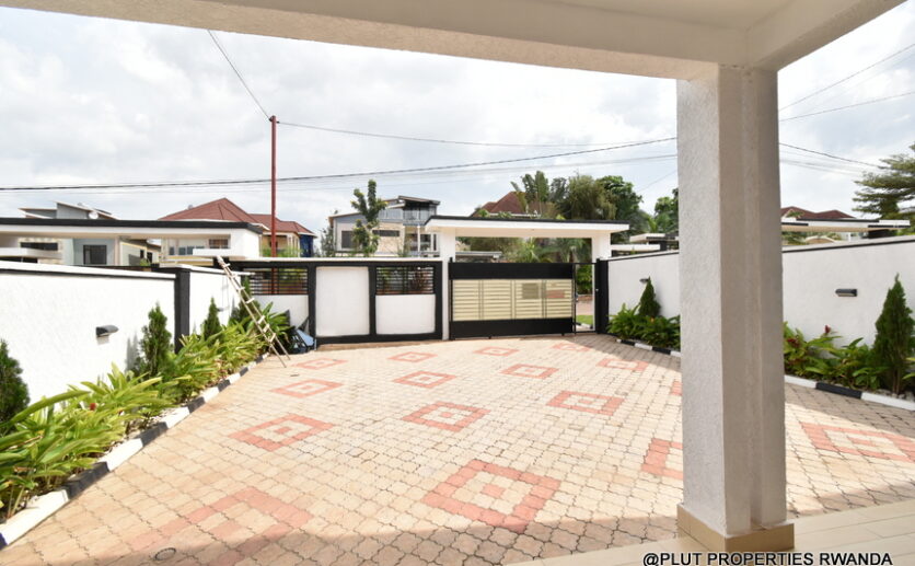 Beautiful house in Kibagabaga plut properties (10)