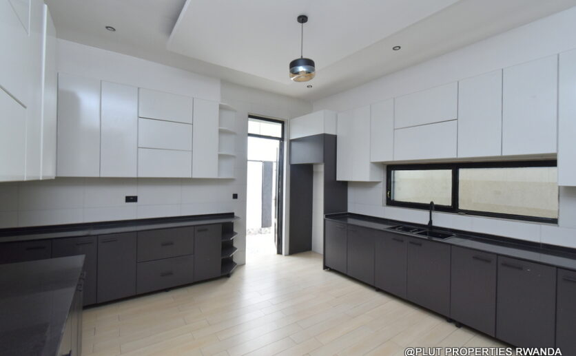 Beautiful house in Kibagabaga plut properties (3)