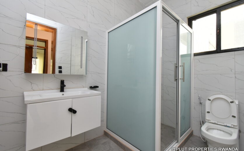 Beautiful house in Kibagabaga plut properties (9)