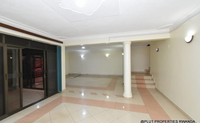 Big house for rent in Kibagabaga plut properties (1)