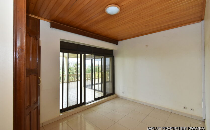 Big house for rent in Kibagabaga plut properties (14)