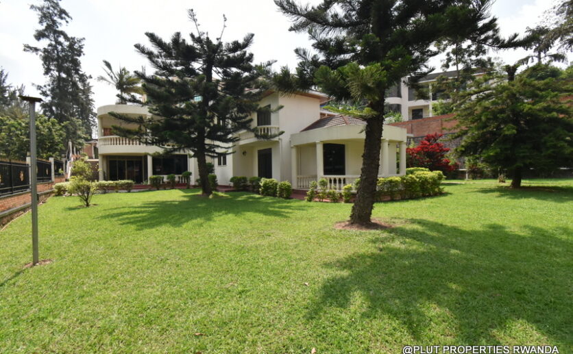 Big house for rent in Kibagabaga plut properties (9)