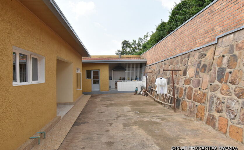 House for rent in Kigali Kibagabaga plut properties (13)