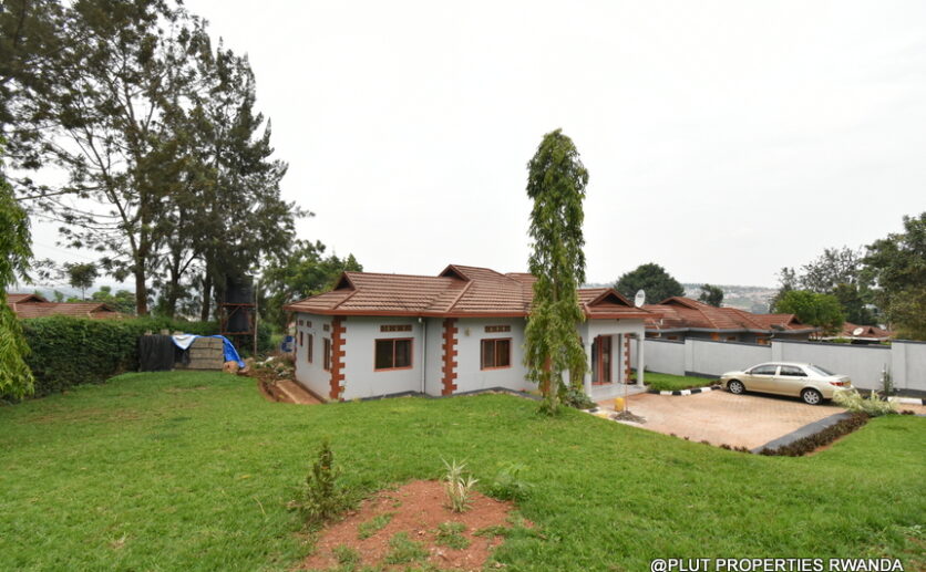 House for rent in Masaka plut properties (1)