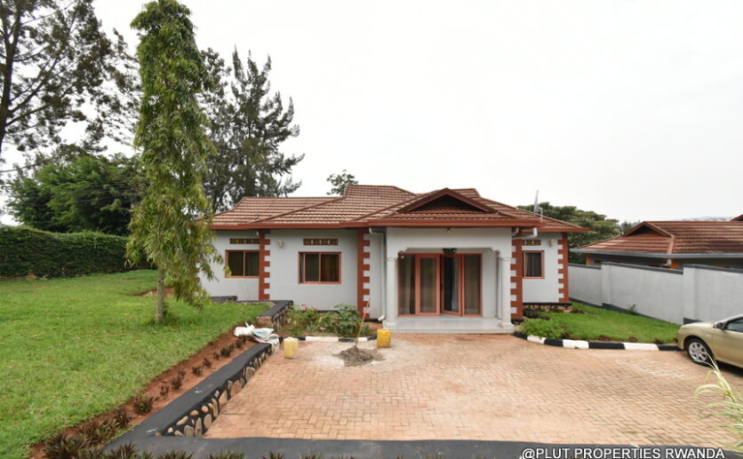House for rent in Masaka plut properties (13)