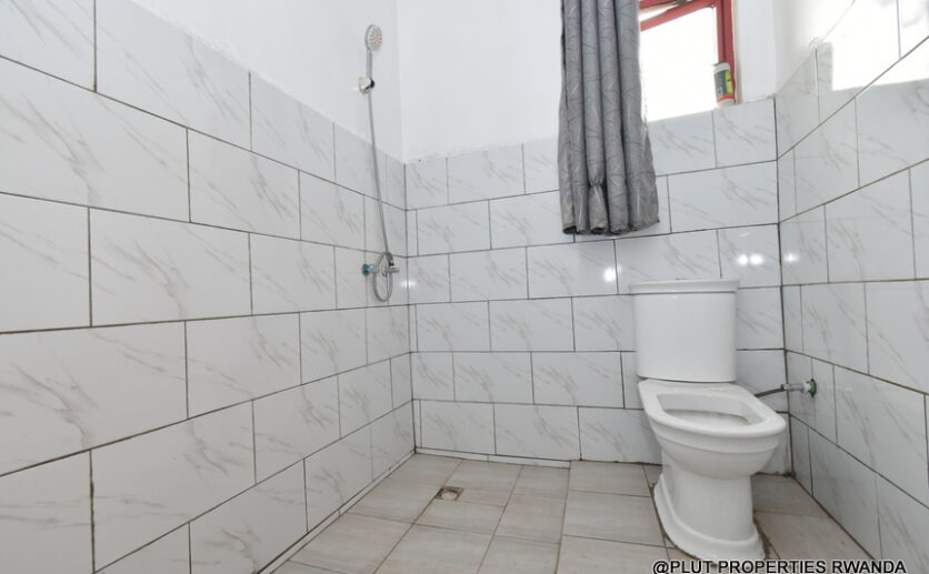 House for rent in Masaka plut properties (9)