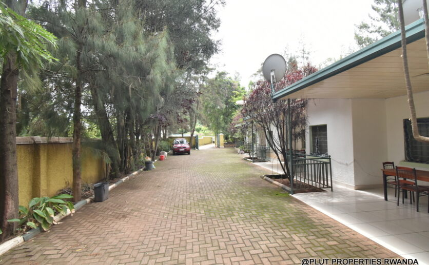 Houses for rent in Kiyovu plut prperties (7)