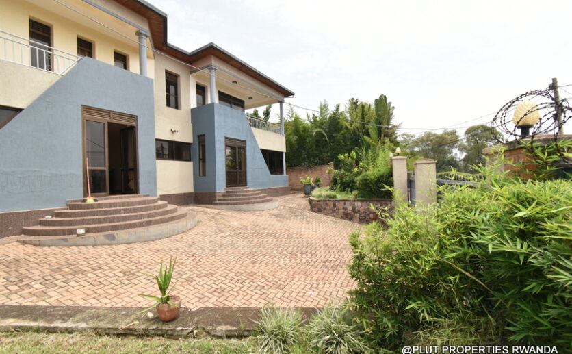 3 bedroom house for rent in Gacuriro Kigali (8)