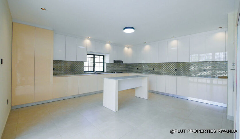 Beautiful 4 bedroom house in Kiyovu plut properties (17)