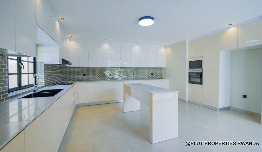 Beautiful 4 bedroom house in Kiyovu plut properties (18)