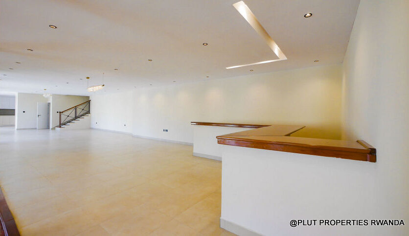 Beautiful 4 bedroom house in Kiyovu plut properties (2)