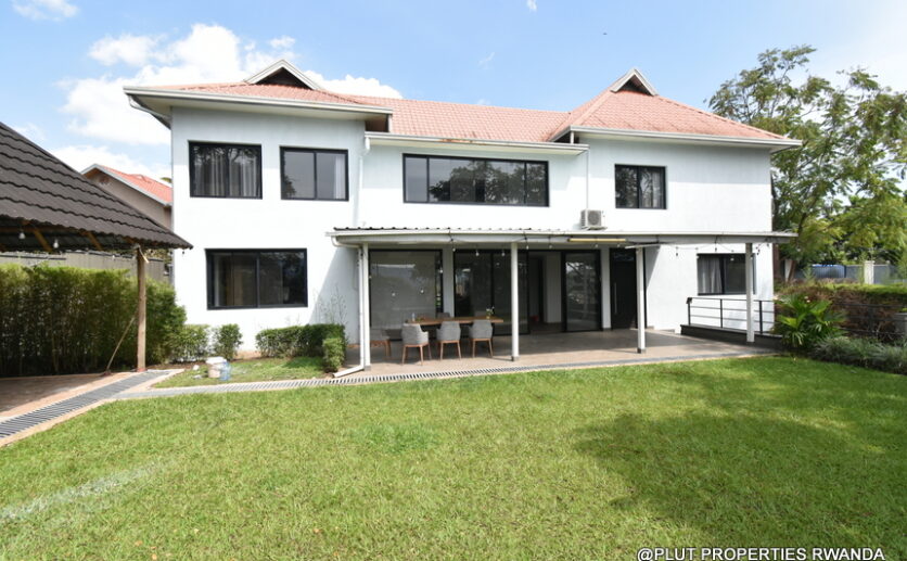 Beautiful house for rent in Nyarutarama plut properties (18)
