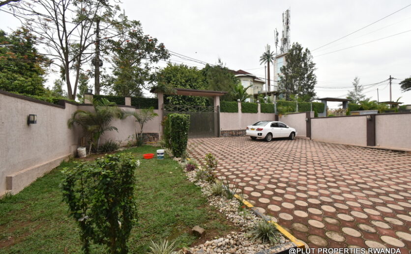 Big nyarutarama house for rent (17)