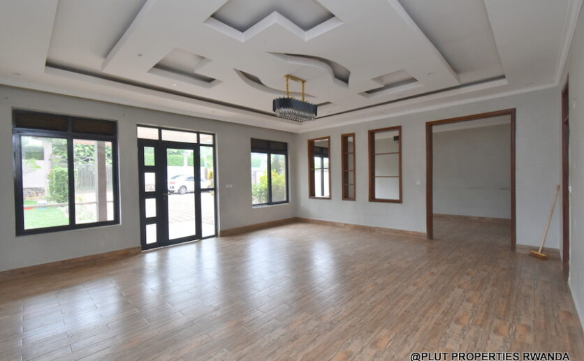 Big nyarutarama house for rent (3)