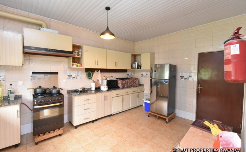 Fully furnished house for rent in Nyarutarama plut properties (1)