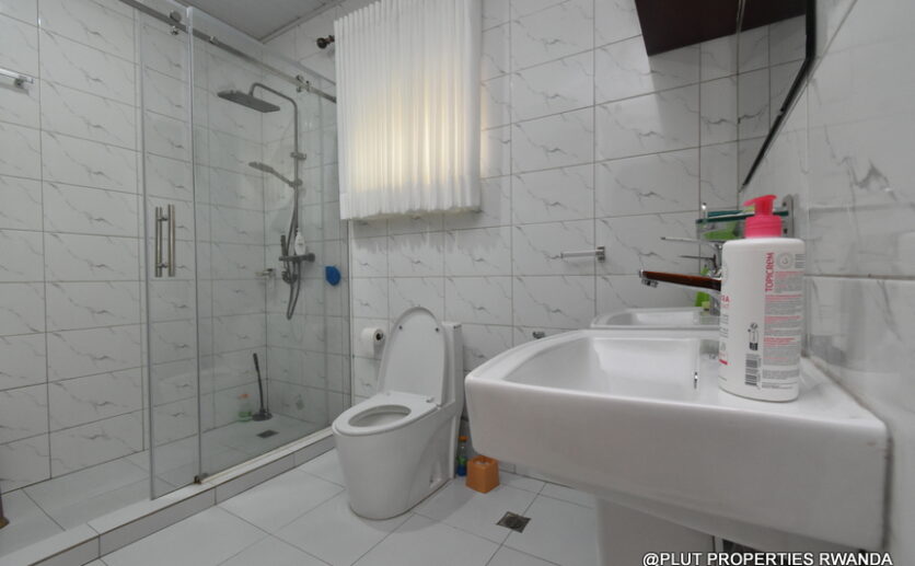 Fully furnished house for rent in Nyarutarama plut properties (12)