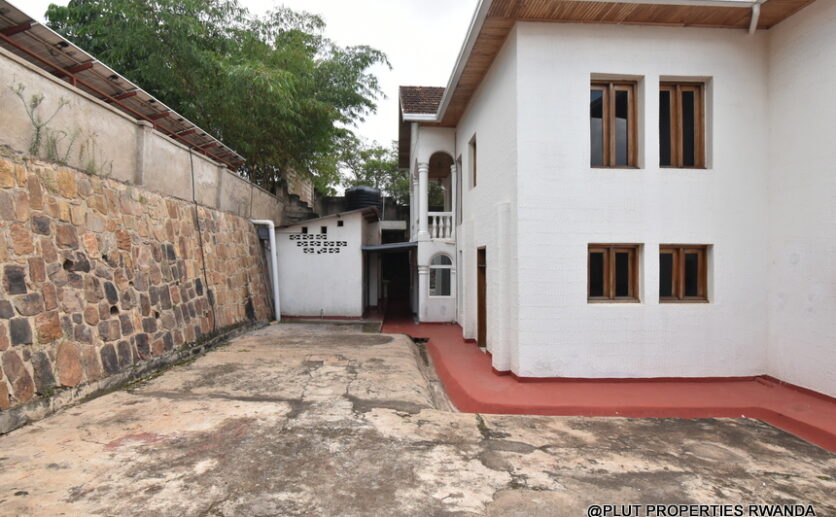 House for rent plut properties (11)