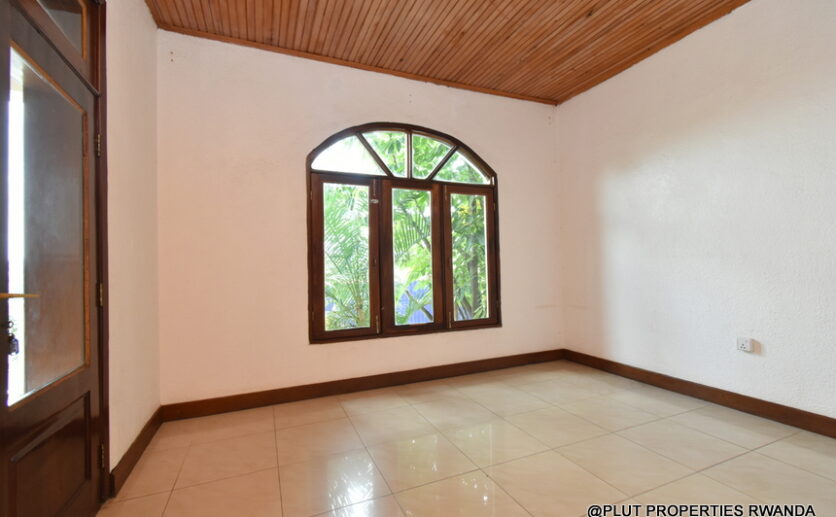 House for rent plut properties (8)