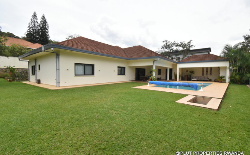 House with pool for sale in Kiyovu plut properties (15)