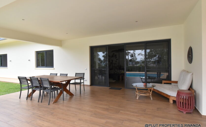 House with pool for sale in Kiyovu plut properties (19)