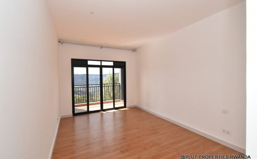 unfurnished house in Rebero for rent plut properties (15)