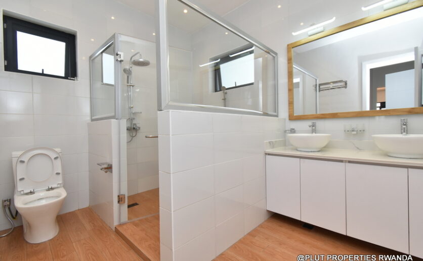 unfurnished house in Rebero for rent plut properties (16)