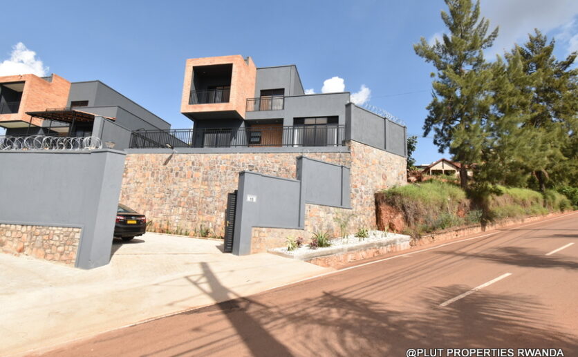 unfurnished house in Rebero for rent plut properties (5)