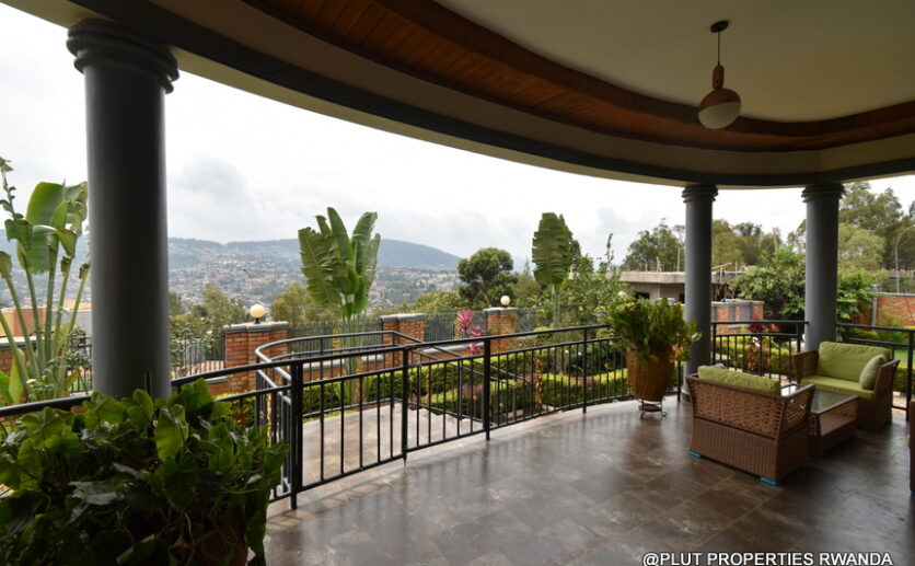 4 spacious rooms in Rebero Kigali plut properties (14)