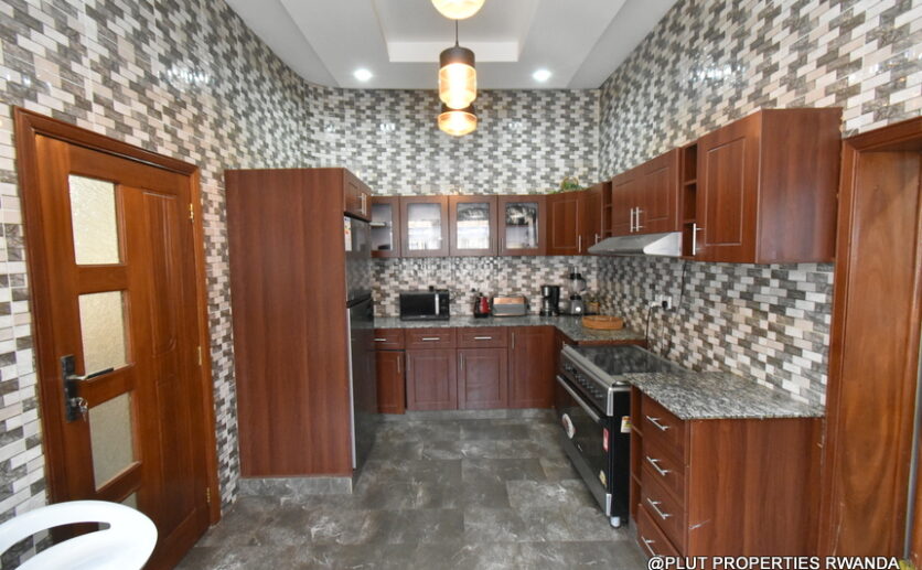 4 spacious rooms in Rebero Kigali plut properties (9)