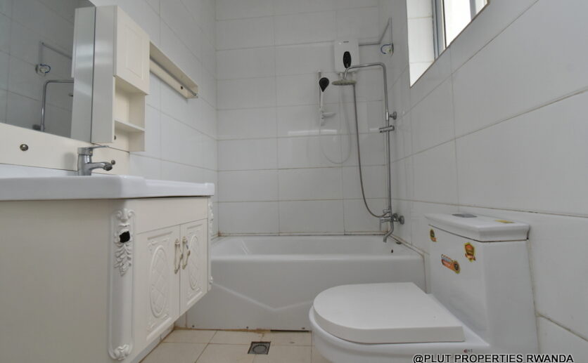 Big house for rent in Nyarutarama Kigali Plut properties (12)